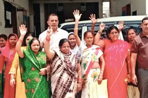 Rudrapur News : कांग्रेसियों ने किया प्रदर्शन, बीजेपी पार्षद पर मारपीट का लगाया आरोप, की कार्रवाई की मांग