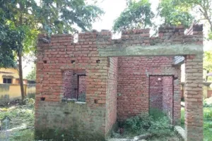 अमेठी: भुगतान हुआ पूरा, फिर भी निर्माण कार्य अधूरा, मॉडल आवास के लिए आवंटित धन का हो गया बंदरबांट