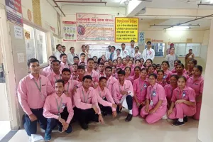 International Nursing Day: बहराइच में नर्सिंग छात्रों ने चलाया हस्ताक्षर अभियान