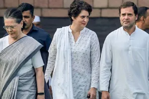 आयकर विभाग के फैसले को चुनौती देने वाली गांधी परिवार की याचिकाएं खारिज