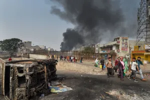 दिल्ली दंगे :  हाई कोर्ट का राष्ट्र गान मामले में चश्मदीद का बयान दर्ज करने का निर्देश 