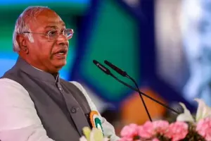 नोटबंदी पर पर्दा डालने के लिए की गई ‘दूसरी नोटबंदी’, निष्पक्ष जांच होनी चाहिए : खड़गे