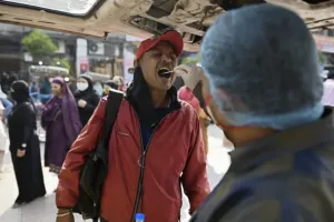 देश में कोरोना संक्रमण के मामलों में कमी आयी 