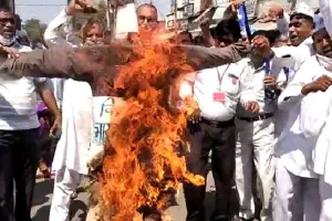 रुद्रपुर: कांग्रेसियों ने फूंका एमपी कुश्ती संघ के पूर्व अध्यक्ष का पुतला