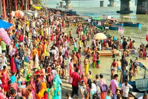 अमरोहा: गंगा दशहरा पर श्रद्धालुओं ने बृजघाट और तिगरी गंगा घाट पर किया स्नान