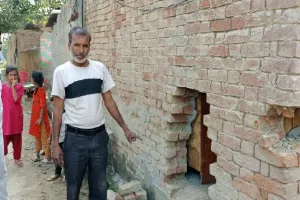 संभल: नकब लगाकर दो घरों से दो लाख का माल समेट ले गए चोर