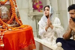 Vicky Kaushal के साथ Sara Ali Khan पहुंची शिव मंदिर, भगवान हनुमान से मांगा आर्शीवाद 