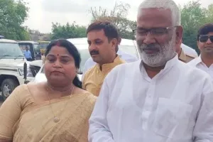 Jalaun Nikay Chunav 2023: जल शक्ति मंत्री स्वतंत्र देव व कांग्रेस के प्रदेश अध्यक्ष बृजलाल खाबरी ने किया मतदान