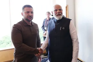 G7 Summit : Hiroshima में पीएम मोदी से मिले यूक्रेन के राष्ट्रपति जेलेंस्की, रूस से युद्ध के बाद पहली मुलाकात 