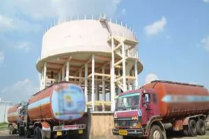 Almora News : टैंकरों से भी नहीं मिल पा रहा पानी, बिजली कटौती बनी सबसे बड़ी समस्या 