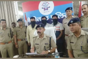 Haldwani News : विजिलेंस की टीम बनकर ऐंठे एक लाख रुपये, तीन आरोपी गिरफ्तार, एक महिला आरोपी फरार 