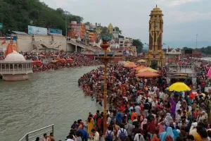Ganga Dussehra 2023: गंगा दशहरा पर उमड़ी श्रद्धालुओं की भीड़, जानिये स्नान करने का शुभ मुहुर्त