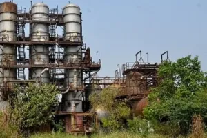 बरेली: कमिश्नर को सौंपे 1432 कर्मचारियों की देनदारी के दस्तावेज