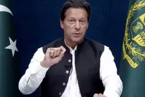 राजद्रोह के आरोप में मुझे 10 साल जेल में रखने की योजना बना रहा पाकिस्तान का सैन्य प्रतिष्ठान: इमरान खान