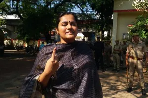 Unnao Nikay Chunav 2023 : छह घंटे में 36.93 प्रतिशत वोटिंग, बुजुर्गों व दिव्यांगों में भी दिखा उत्साह