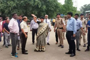 पीलीभीत: डीआरएम रेखा यादव ने किया विंडो ट्रेलिंग निरीक्षण