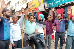 बरेली: पहले पानी का कनेक्शन तोड़ा, अब जोड़ने के मांग रहे रुपये