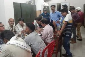 बरेली: प्रत्याशी चुनाव खर्च दाखिल करने आए तो आरओ नदारद, अफरा-तफरी का रहा माहौल