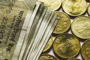 शुरुआती कारोबार में रुपया तीन पैसे टूटकर 82.70 प्रति डॉलर पर पहुंचा