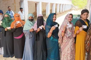 Fatehpur Nikay Chunav 2023 : 10 निकाय के लिए पांच बजे तक 52.50 प्रतिशत मतदान, मतदाताओं में दिखा उत्साह