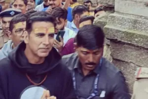बॉलीवुड अभिनेता अक्षय कुमार ने बदरीनाथ धाम के किए दर्शन 