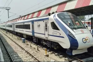 Vande Bhaarat: वंदे भारत अपने फर्स्ट ट्रायल के लिए देहरादून से दिल्ली के लिए रवाना हुई 