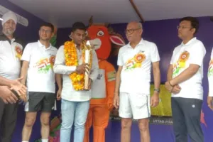 प्रयागराज : अमिताभ बच्चन स्टेडियम से निकली खेलो इंडिया यूनिवर्सिटी गेम्स की मशाल रैली