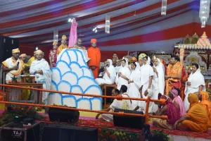 अयोध्या : भगवान के मस्तकाभिषेक के साथ महामहोत्सव का आगाज