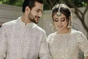 सगाई के बाद अपने मंगेतर से करें ये 5 बातें, आपकी शादीशुदा जिंदगी में आएगी खुशियों की बहार 