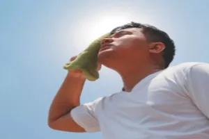 बरेली: लगातार न रहें धूप में, हो सकते हैं हीट स्ट्रोक का शिकार