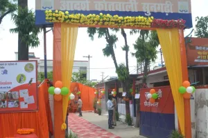 पीलीभीत: आईजी आए तो थाना सजाया.. बरेली से आई महिला फरियादी को गेट से भगाया, देखें वीडियो