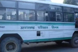 काशीपुर: चालक-परिचालकों के अभाव में पांच बसों के पहिए जाम