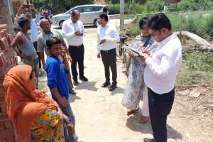 बरेली: पंचायत भवन में गंदगी, बिजली की व्यवस्था मिली ठप