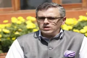 निर्वाचन आयोग जम्मू कश्मीर के लोगों को बताएं क्यों नहीं हो रहे चुनाव: उमर अब्दुल्ला