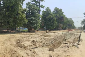 अयोध्या : अब दिन में रामपथ निर्माण पर लगा गर्मी का Lockdown