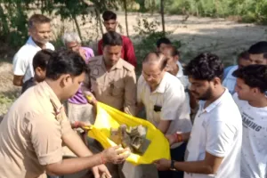 उन्नाव में तीन माह पूर्व मंदिर से चोरी हुई अष्टधातु की मूर्तियां नहर किनारे मिलीं 