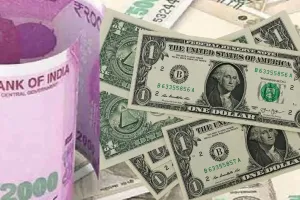 शुरुआती कारोबार में अमेरिकी डॉलर के मुकाबले रुपया 10 पैसे चढ़कर 82.30 पर पहुंचा