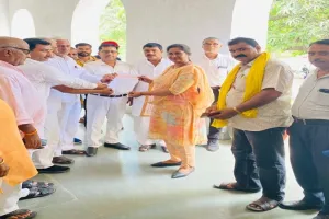 बहराइच: आस्था को चोट पहुंचा रहा Adipurush का डायलॉग, फिल्म पर प्रतिबंध लगाने की उठी मांग