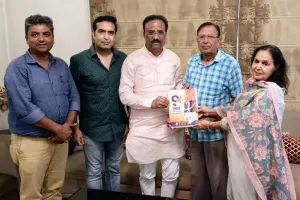 लखनऊ : प्रबुद्ध जनों से संपर्क कर मोदी सरकार की उपलब्धियों का दिया ब्यौरा 