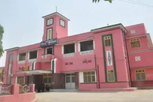 रायबरेली : टैंपो चालक ने सेवानिवृत्त पुलिस कर्मी को पीटा, हालत गंभीर