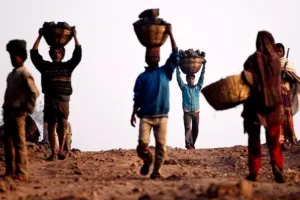 गरमपानी: भुजान क्षेत्र में बाहरी मजदूरों की बढ़ती संख्या से व्यापारी आशंकित