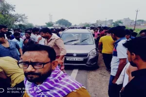 बहराइच : बाइक को दो किलोमीटर घसीटती चली गई कार, युवक गंभीर