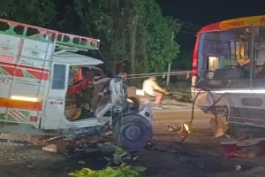 प्रतापगढ़ : रोडवेज बस और पिकअप में भिड़ंत, पिकअप चालक की मौत