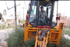 बरेली: बदायूं रोड के नालों पर अतिक्रमण, अफसर कर रहे तलीझाड़ सफाई का दावा