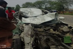 बहराइच : सड़क हादसों में महिला की मौत, दो घायल