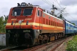 बरेली: सिग्नल फेल होने से आधा दर्जन ट्रेनें हुईं लेट, रात को शुरू हुआ सिग्नल फेल्योर, सुबह में पकड़ा फॉल्ट