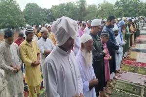 अमरोहा : ईद-उल-अजहा की नमाज अदा कर मांगी अमन-शांति की दुआ, डीएम-एसपी ने सुरक्षा का लिया जायजा