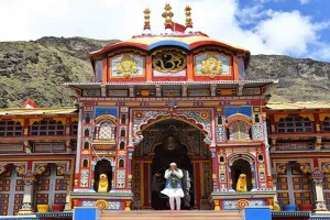 चमोली: बदरीविशाल के दरबार में भक्तजनों से हो रही ठगी, दर्शन के नाम पर लुट रहे श्रद्धालु