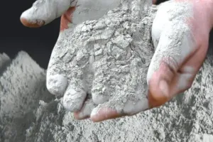 काशीपुर: एसटीएफ व पुलिस ने पकड़ी नकली सीमेंट बनाने की फैक्ट्री