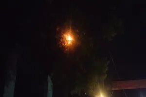 अमरोहा : विद्युत लाइन में फॉल्ट होने से तीन घंटे गुल रही कोतवाली की बिजली, भीषण गर्मी में लोगों को हुई परेशानी